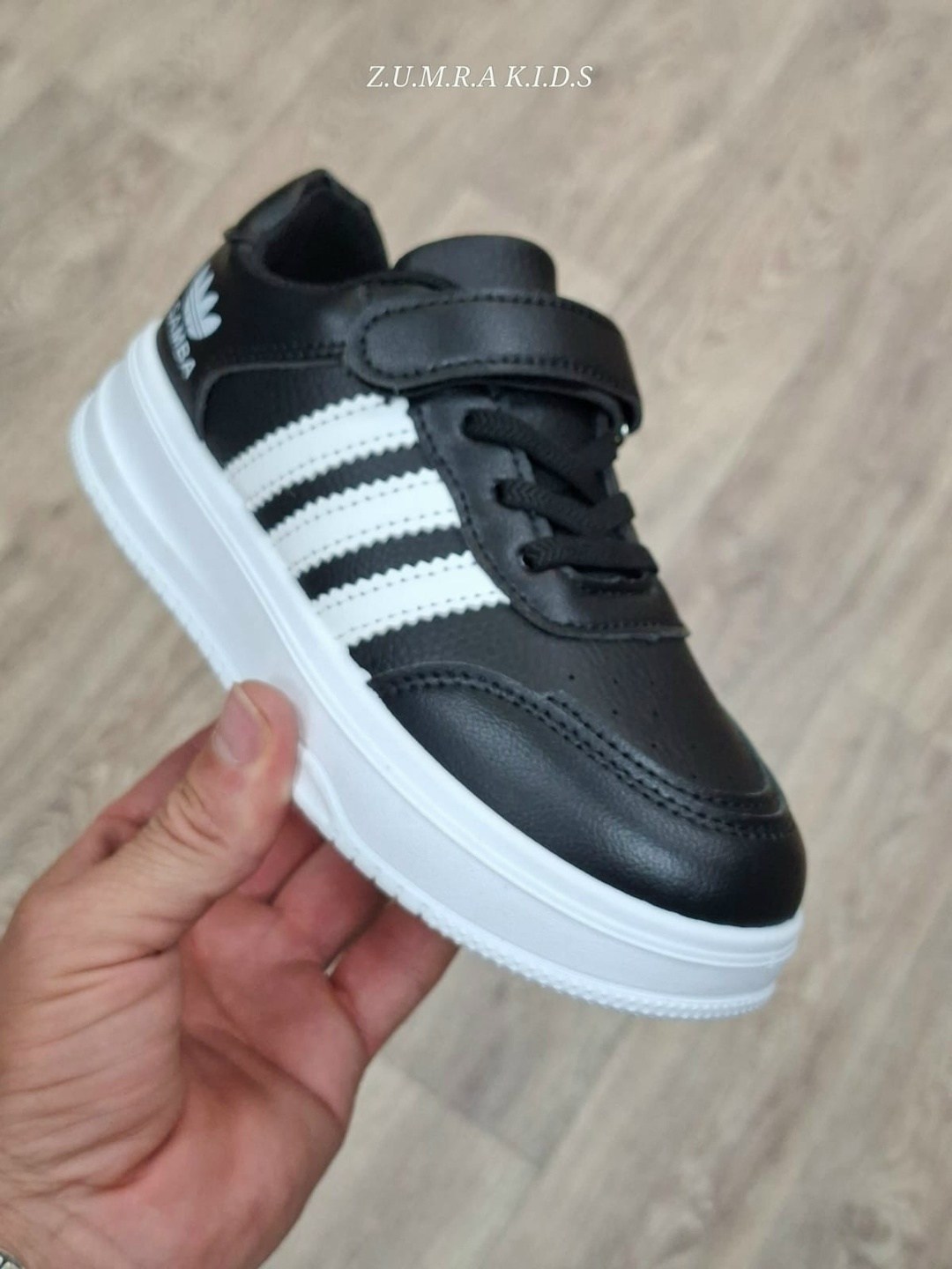 ,кроссовки черные,кроссовки adidas,кроссовки женские черные,adidas мужские кроссовки