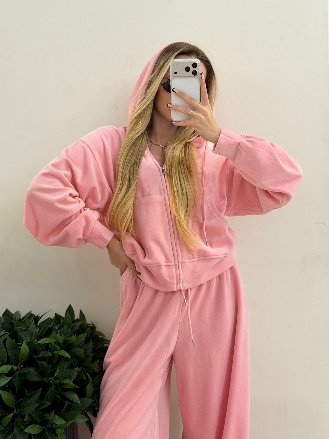 розовый велюровый костюм abdu collection,велюровый костюм женский,костюм спортивный велюровый оверсайз sava store цвет розовый,костюм велюровый,розовый велюровый костюм