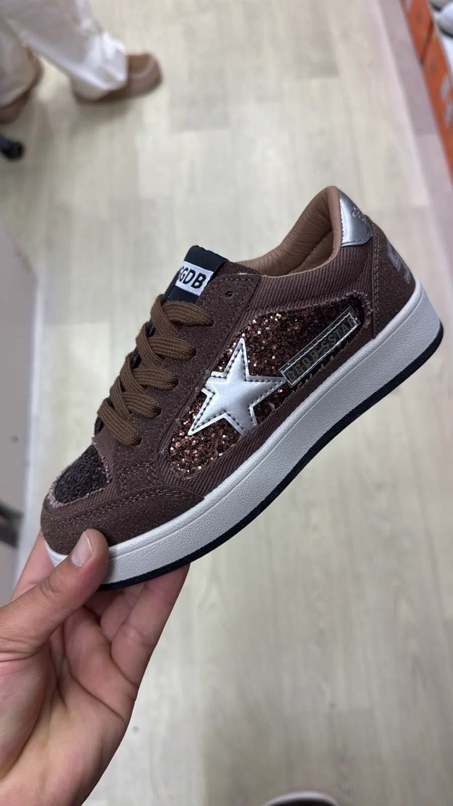 ,кроссовки golden goose с пайетками на платформе,кеды golden goose женские,кеды golden goose,кеды женски