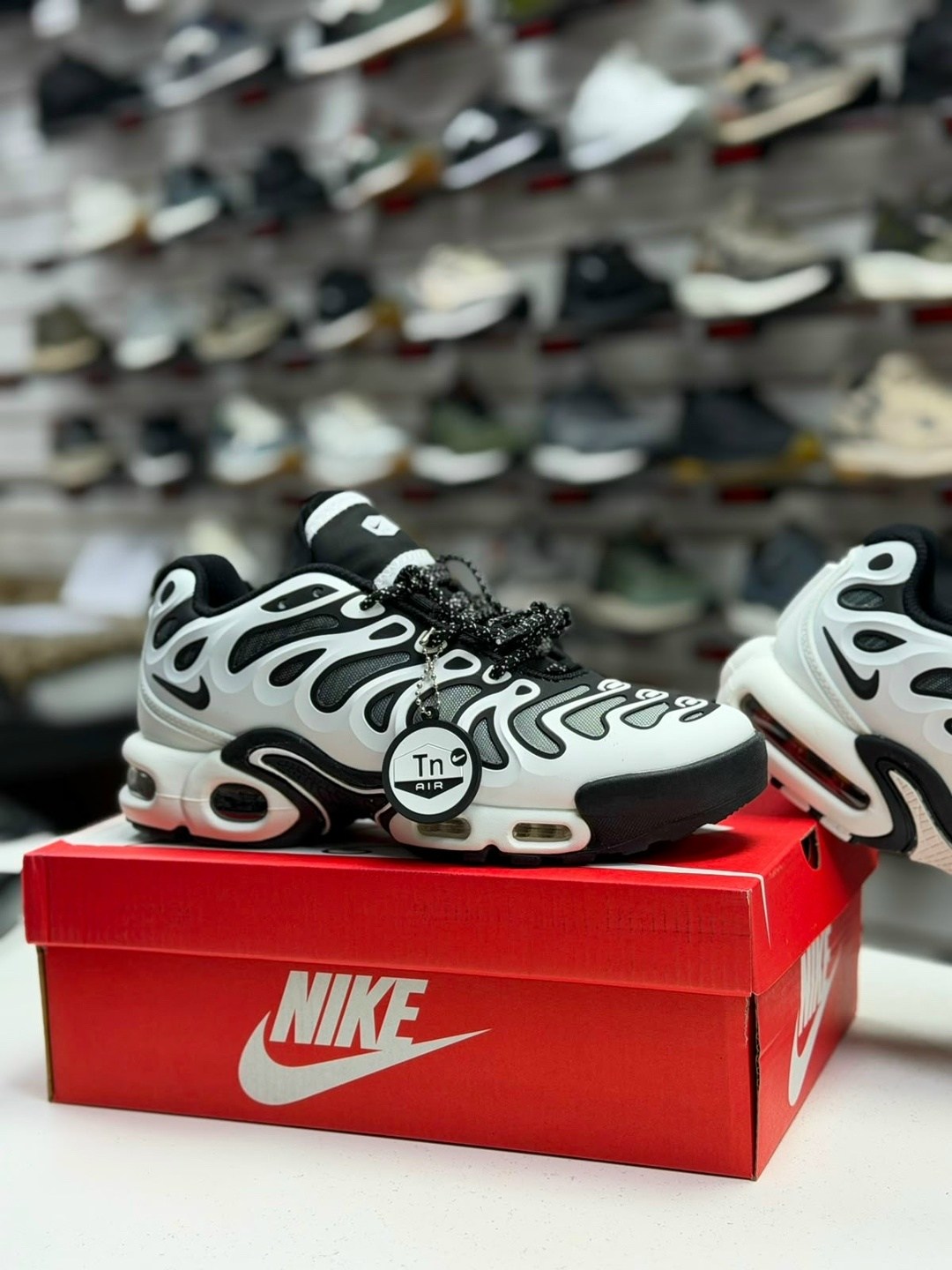 кроссовки nike air max tn plus,кроссовки nike air max plus,кроссовки nike air max plus tn nike,кроссовки nike air max tn,nike air max plus tn