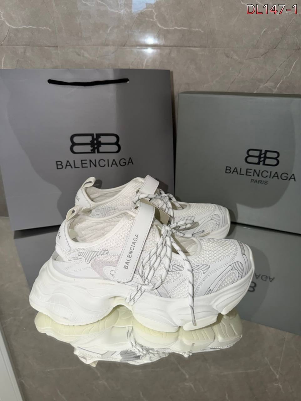 кроссовки balenciaga,кроссовки женские balenciaga,кроссовки balenciaga track,кроссовки balenciaga track balenciaga,босоножки balenciaga