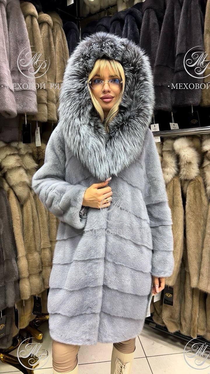 серая норковая шуба с капюшоном из чернобурки,шуба из норки с капюшоном из меха чернобурой лисы,шубка из меха импортной норки с капюшоном чернобурой лисицей,норковая шуба графит с чернобуркой,шуба нор