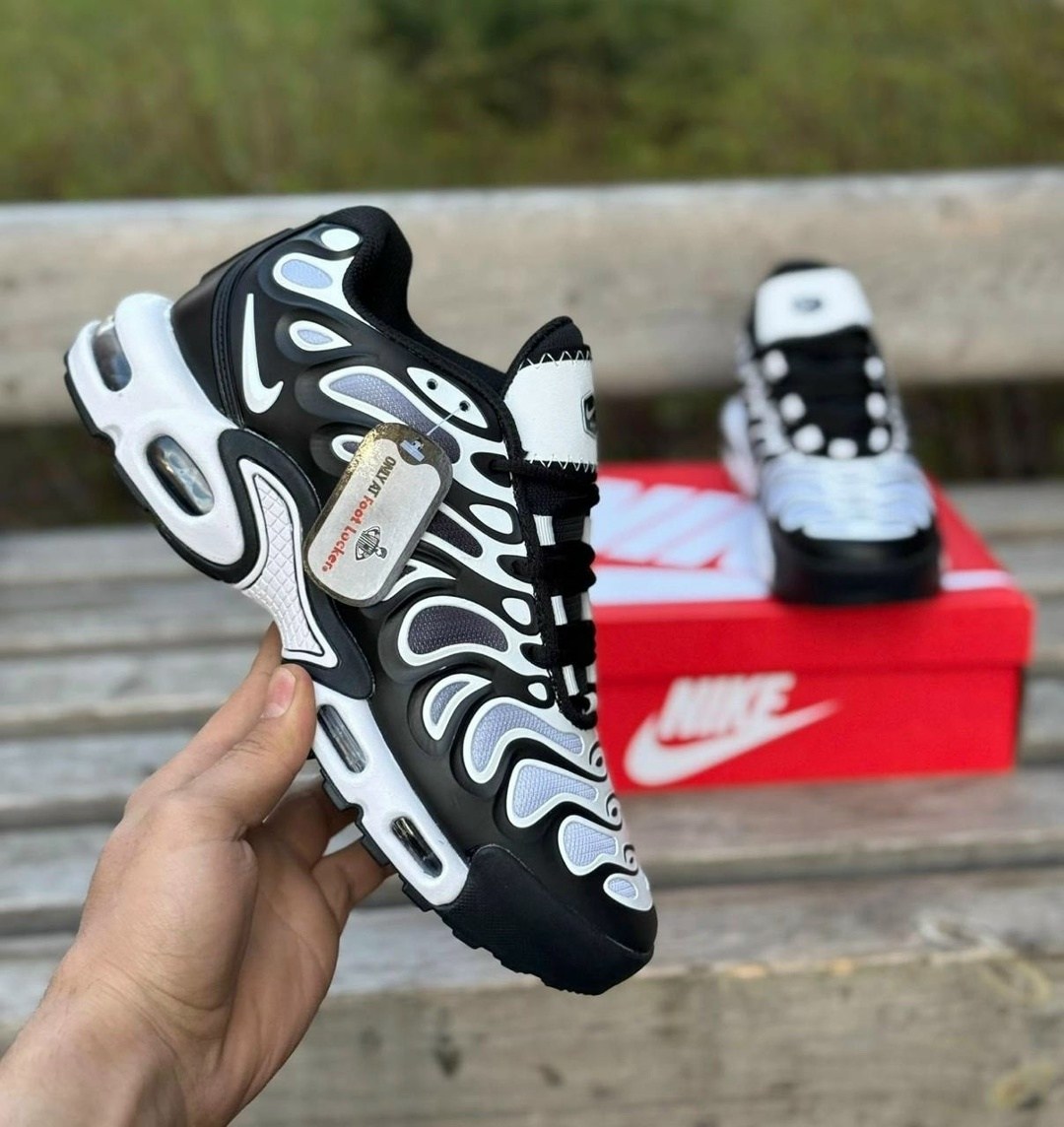 кроссовки nike air max tn plus,кроссовки nike air max plus,nike air max plus tn,кроссовки,кроссовки nike air max plus drift