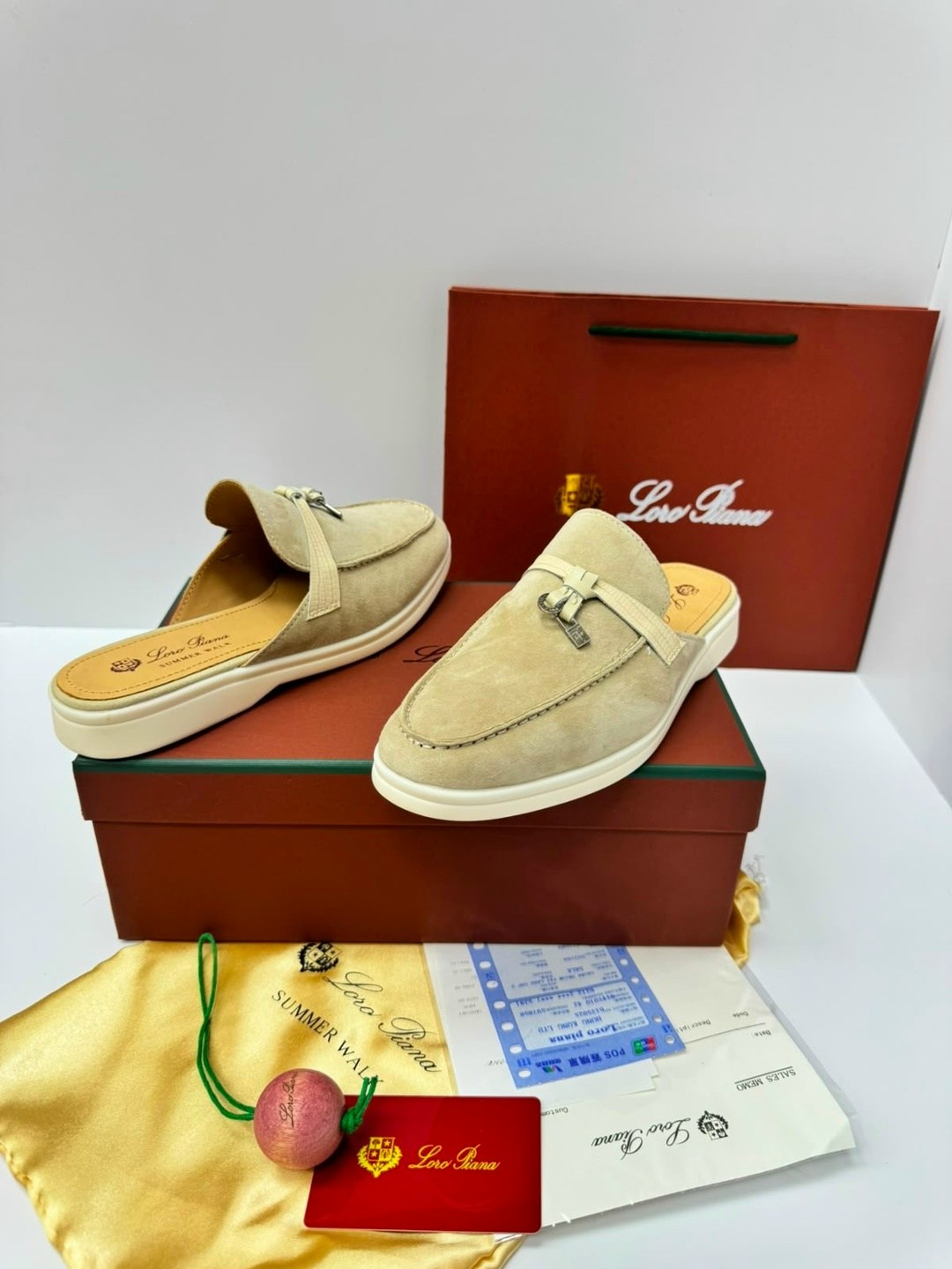 ,лоферы женские loro piana,лоферы loro piana,мюли loro piana,женские замшевые мюли loro piana бежевые
