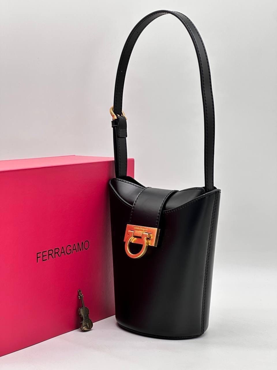 salvatore ferragamo сумка,сумка ferragamo,сумка ferragamo женская цена,сумка ведро,сумка сальваторе феррагамо черная