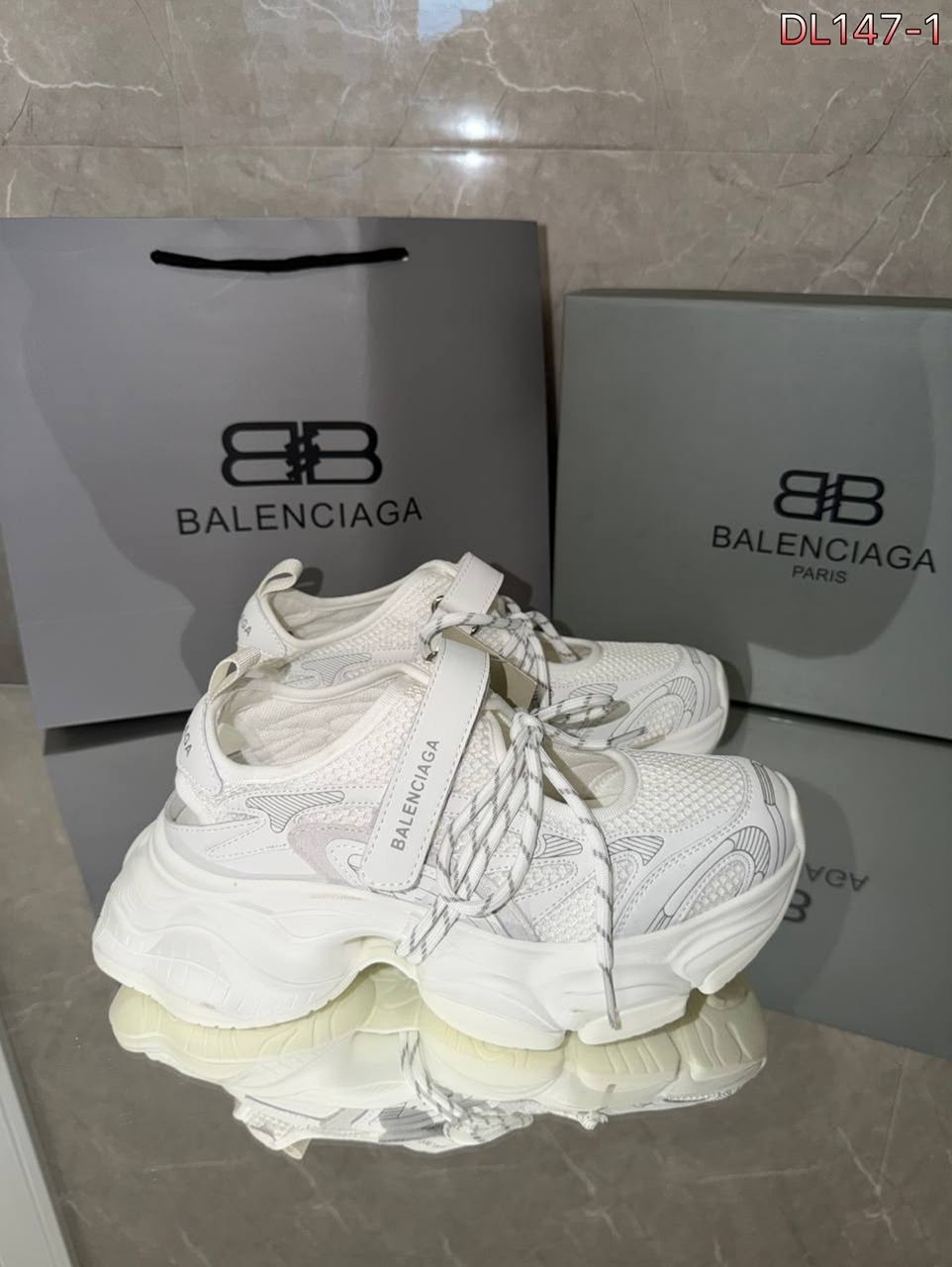 кроссовки женские balenciaga,кроссовки balenciaga,кроссовки balenciaga track,кроссовки balenciaga track balenciaga,кроссовки balenciaga recycled track sneaker light green