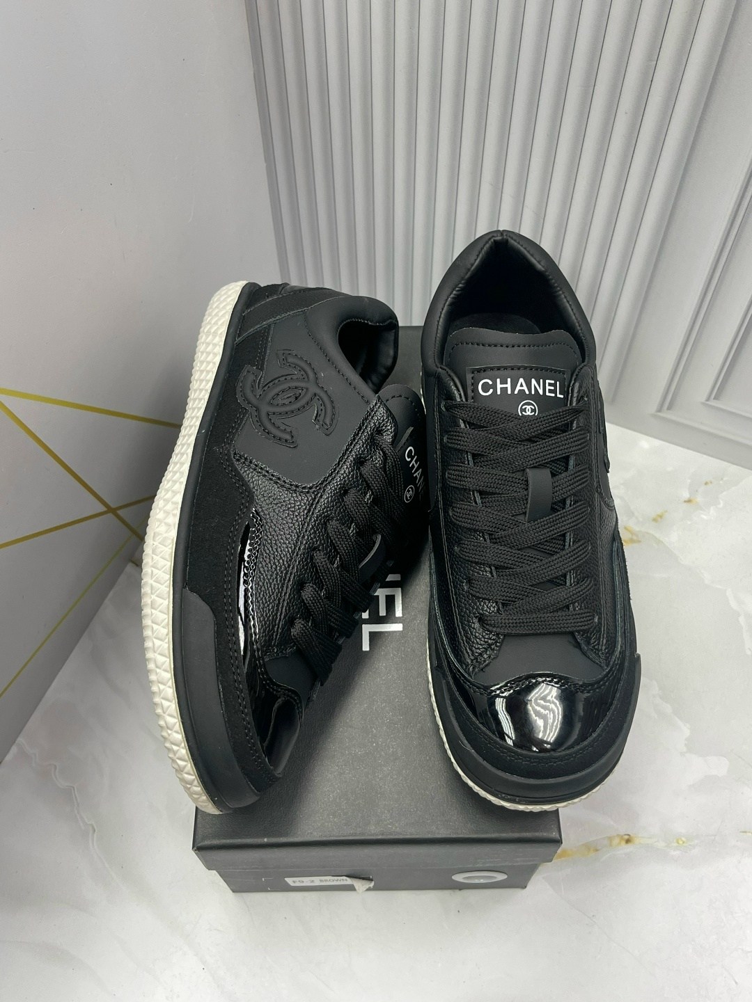 женские кроссовки chanel,chanel кроссовки,кеды женские chanel,chanel кеды,кроссовки кожаные chanel