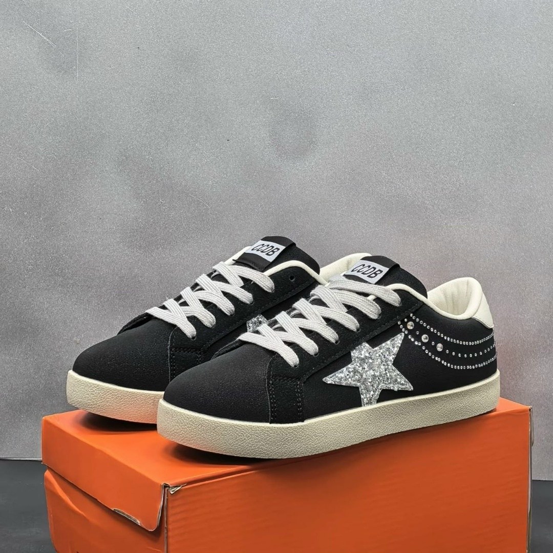 кеды hi star с блестками golden goose черный,кеды super-star с блестками golden goose черный,golden goose hi star glitter suede sneakers black,кроссовки со звездами,golden goose кеды hi star черный