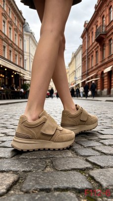Кроссовки