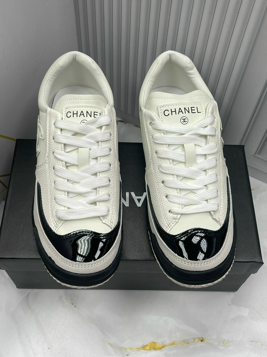 женские кроссовки chanel,chanel кроссовки,кеды женские chanel,chanel кеды,кроссовки кожаные chanel