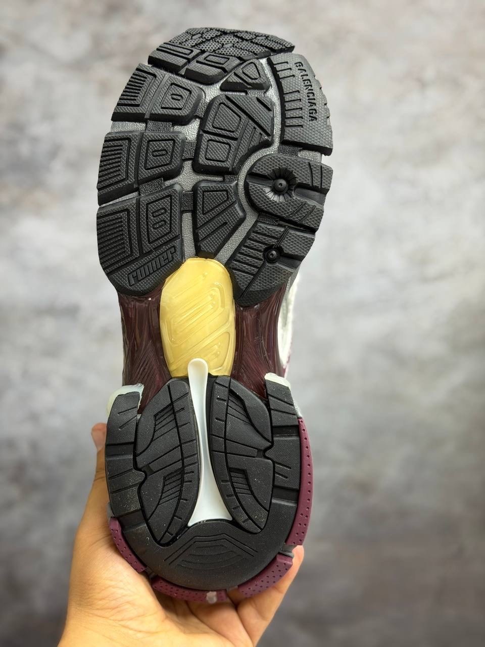 кроссовки balenciaga runner,кроссовки balenciaga runner sneaker burgundy,кроссовки в стиле balenciaga,кроссовки баленсиага раннер,кроссовки kith x balenciaga runner white burgundy