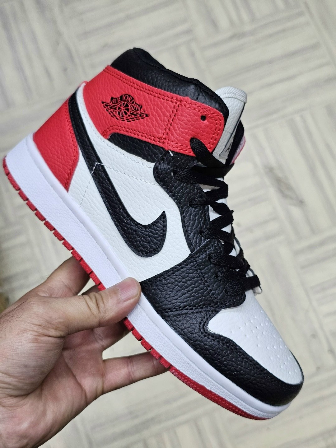 кроссовки женские nike air jordan 1,кроссовки,женские кроссовки nike,спортивные кроссовки,женские кроссовки nike air jordan 1 mid