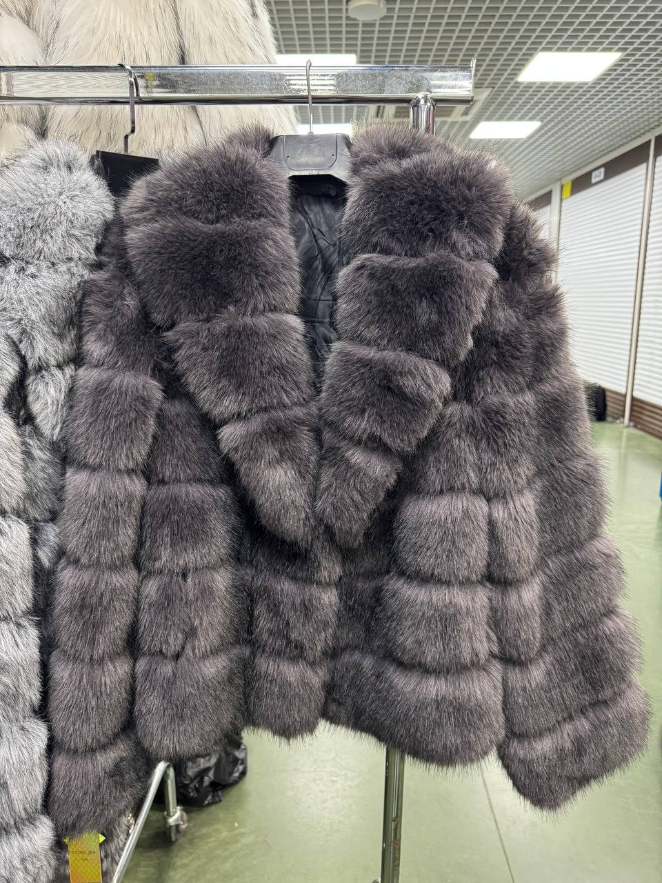 шуба из песца,шуба автоледи песец,женское короткое меховое пальто из лисьего меха,женская шуба из натурального лисьего меха,шуба из песца с воротником