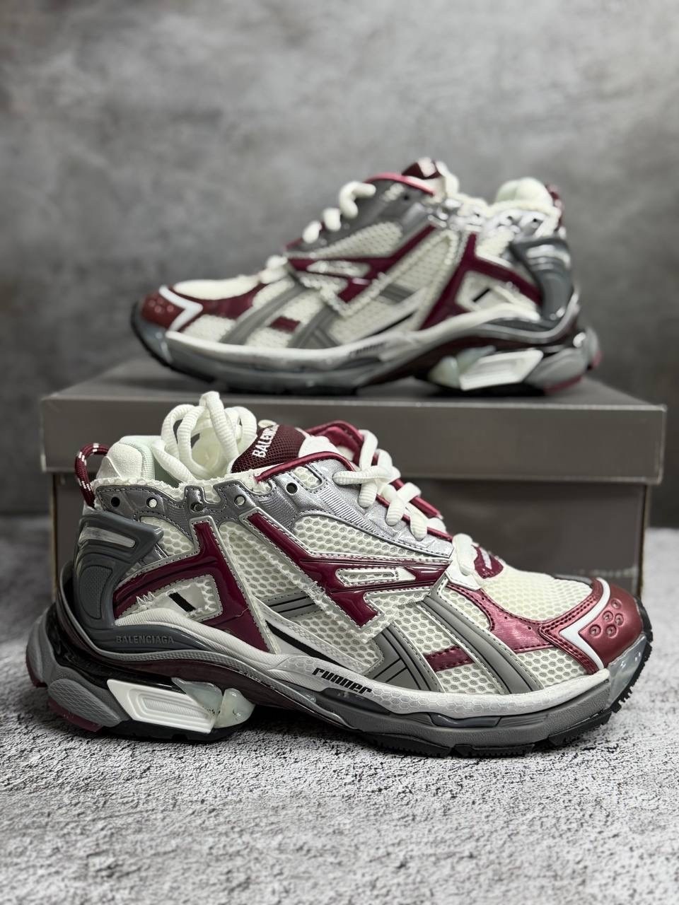 кроссовки balenciaga runner,кроссовки balenciaga runner sneaker burgundy,кроссовки в стиле balenciaga,кроссовки баленсиага раннер,кроссовки kith x balenciaga runner white burgundy
