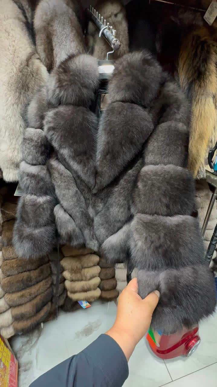 шуба из песца,женское короткое меховое пальто из лисьего меха,шуба песец,шуба из песца под соболя,женская шуба из натурального лисьего меха
