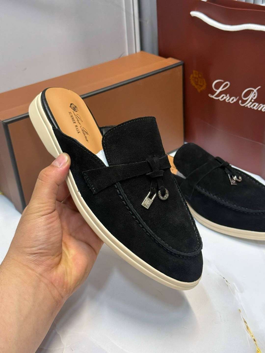 мюли loro piana,,лоферы loro piana,сабо loro piana,женские замшевые мюли loro piana бежевые