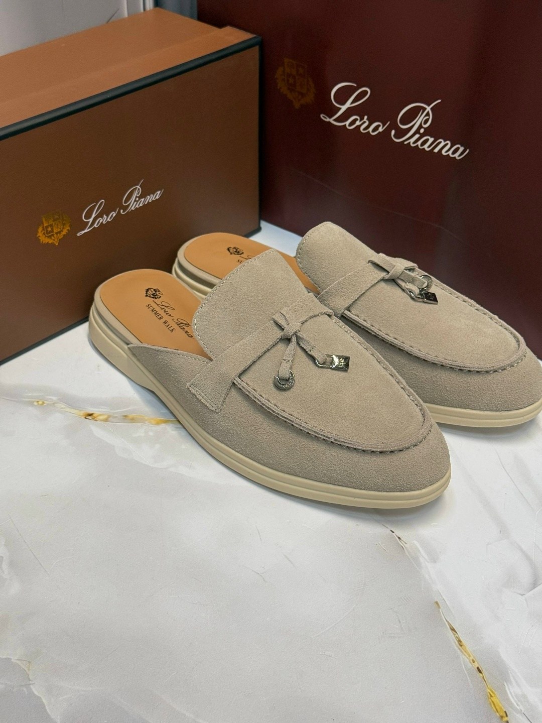 мюли loro piana,,лоферы loro piana,сабо loro piana,женские замшевые мюли loro piana бежевые