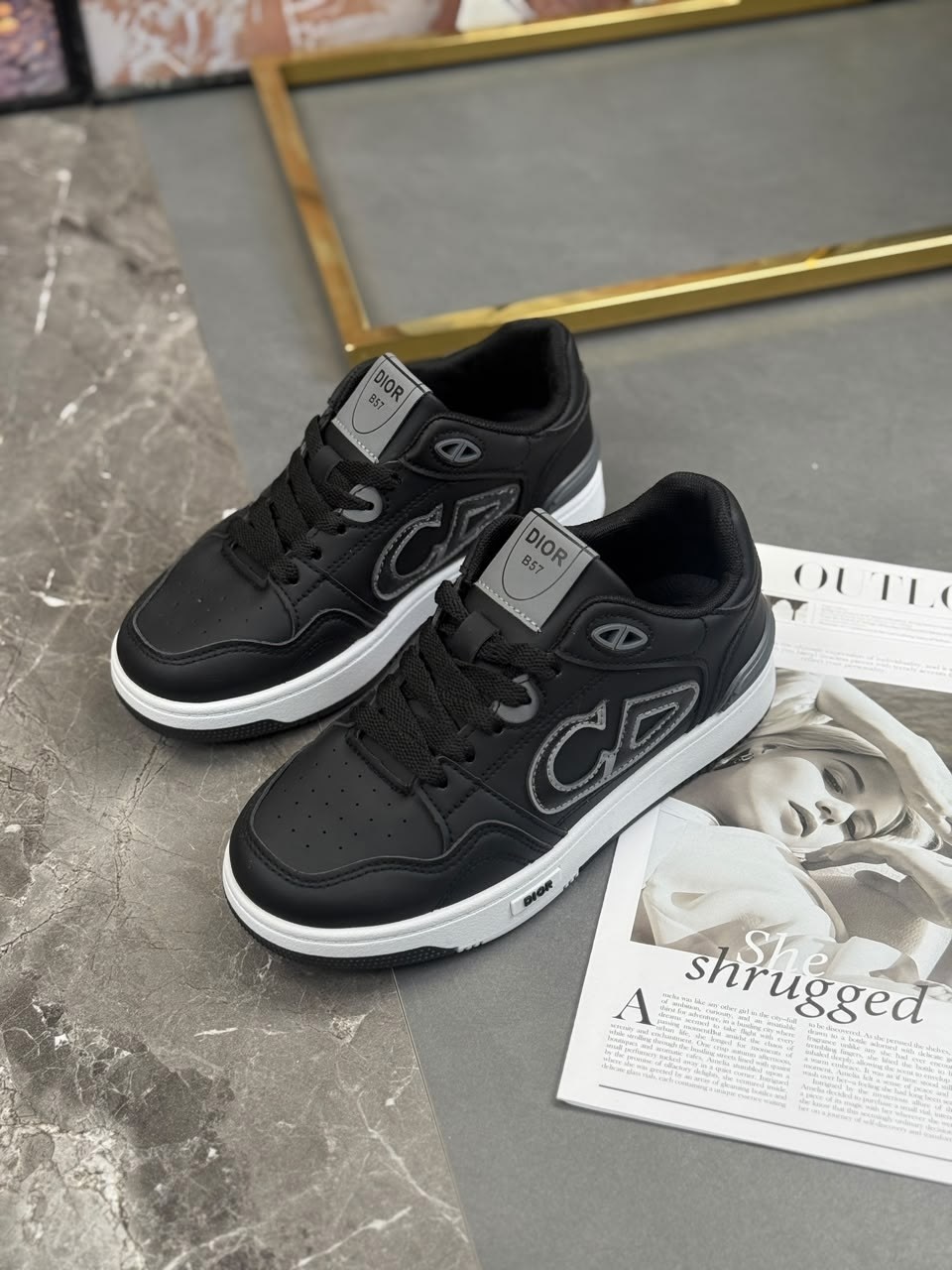 женские кожаные кроссовки dior b57 - white / black,dior кроссовки,кроссовки christian dior,женские кожаные кроссовки christian dior 2026 белые с черным,кеды dior b27 черные