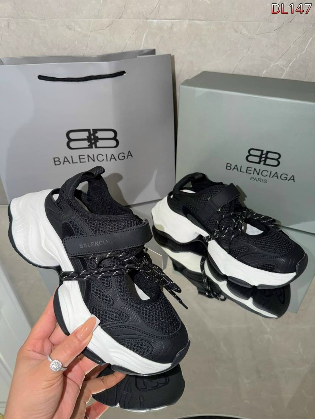 кроссовки женские balenciaga,кроссовки balenciaga,кроссовки balenciaga track,кроссовки balenciaga track balenciaga,кроссовки balenciaga recycled track sneaker light green