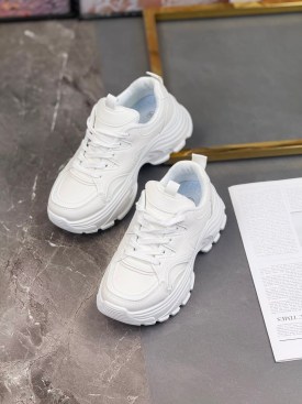 Кроссовки