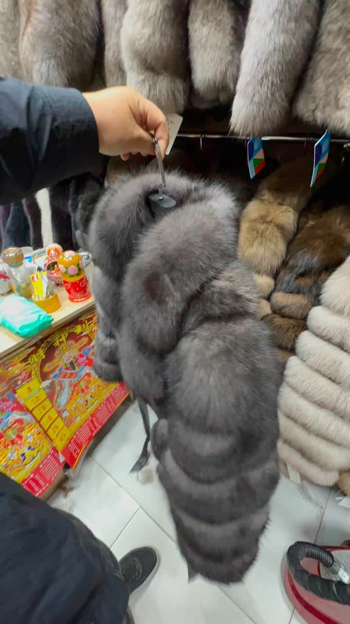 шуба из песца,женское короткое меховое пальто из лисьего меха,шуба песец,шуба из песца под соболя,женская шуба из натурального лисьего меха