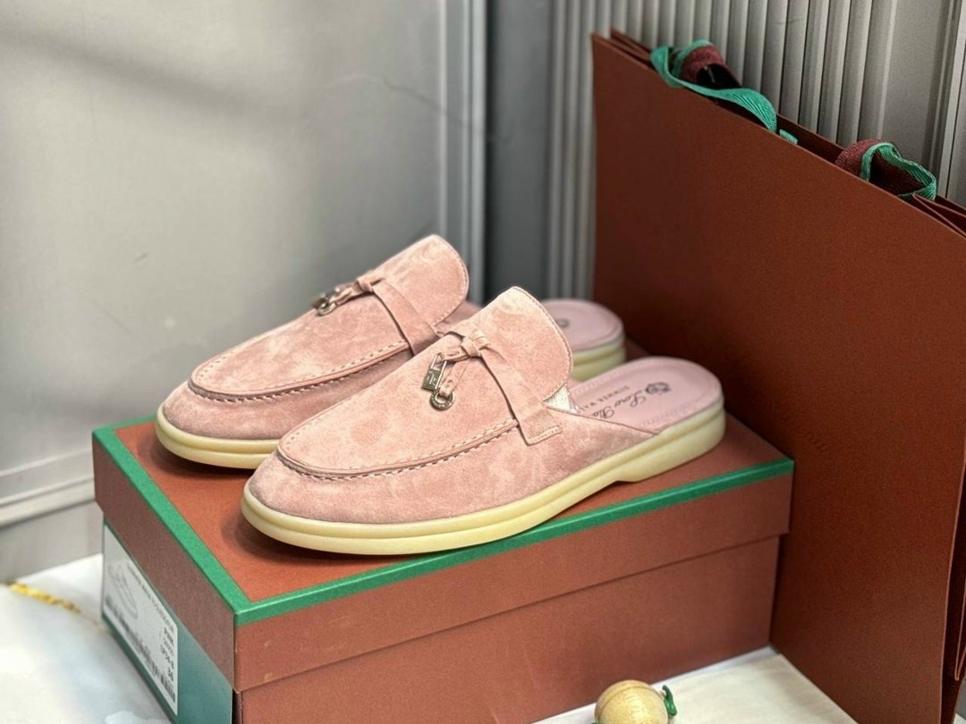loro piana мюли,замшевые женские лоферы loro piana розовые,лоферы loro piana,женские замшевые мюли loro piana розовые,замшевые мюли