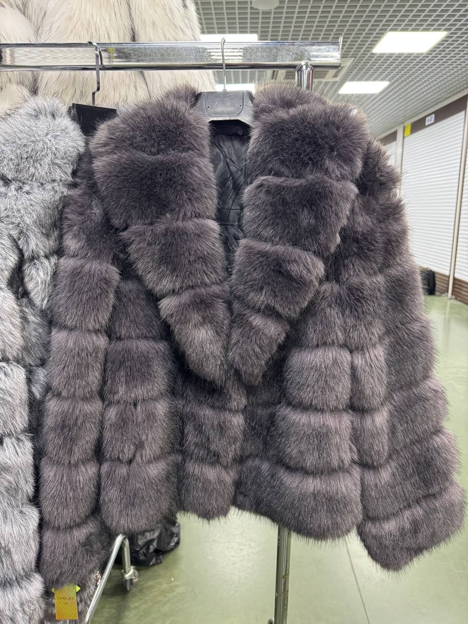 шуба из песца,шуба автоледи песец,женское короткое меховое пальто из лисьего меха,женская шуба из натурального лисьего меха,шуба из песца с воротником