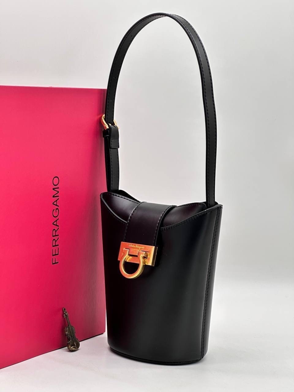 salvatore ferragamo сумка,сумка ferragamo,сумка ferragamo женская цена,сумка ведро,сумка сальваторе феррагамо черная