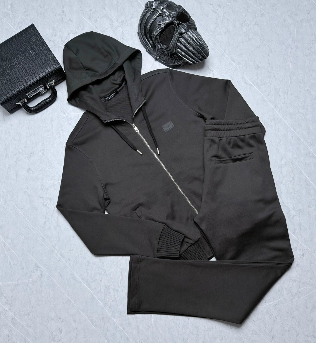спортивный костюм brunello cucinelli,спортивный костюм dolce&gabbana,костюм,спортивные костюм,мужской спортивный костюм