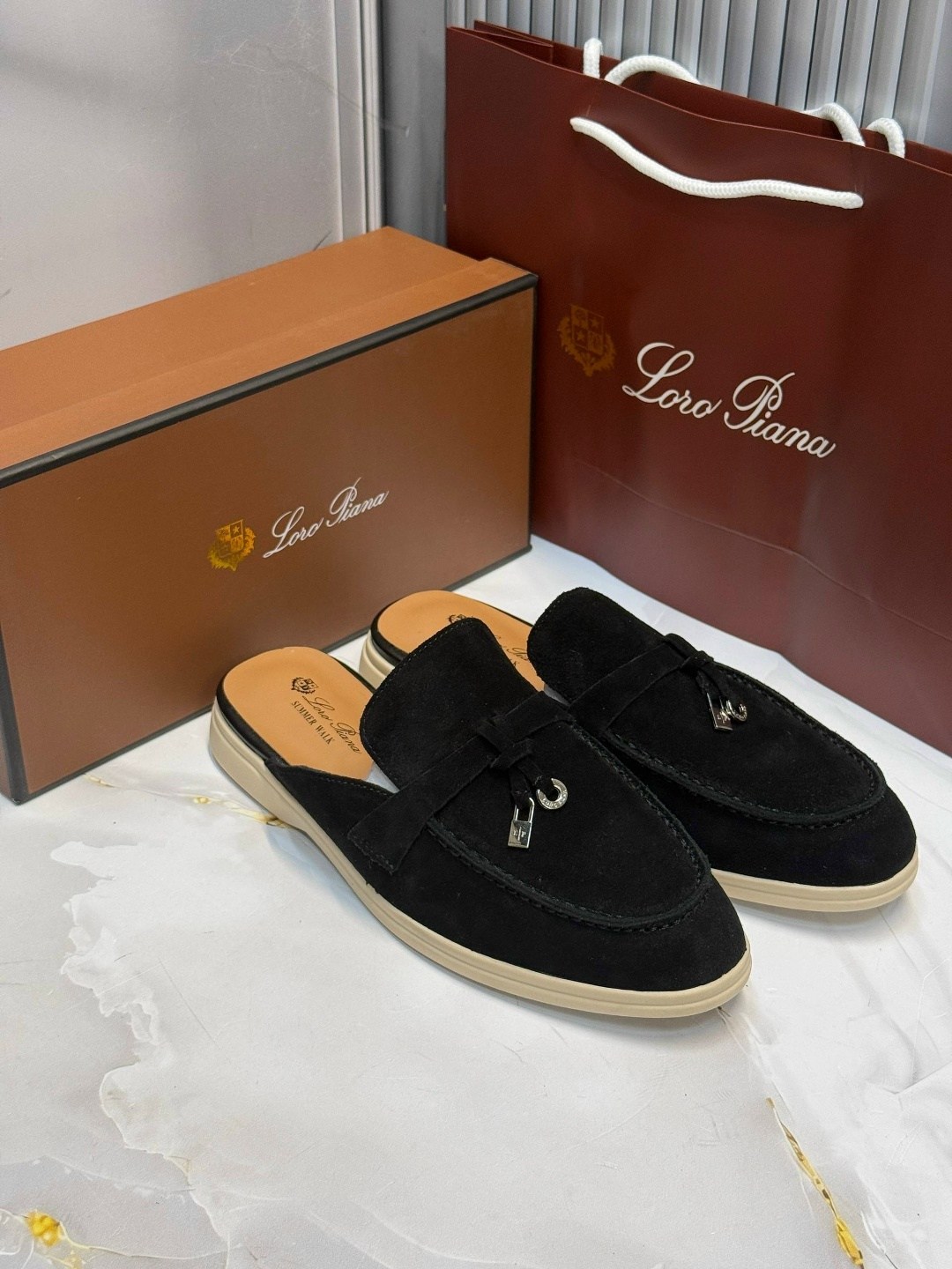 мюли loro piana,,лоферы loro piana,сабо loro piana,женские замшевые мюли loro piana бежевые