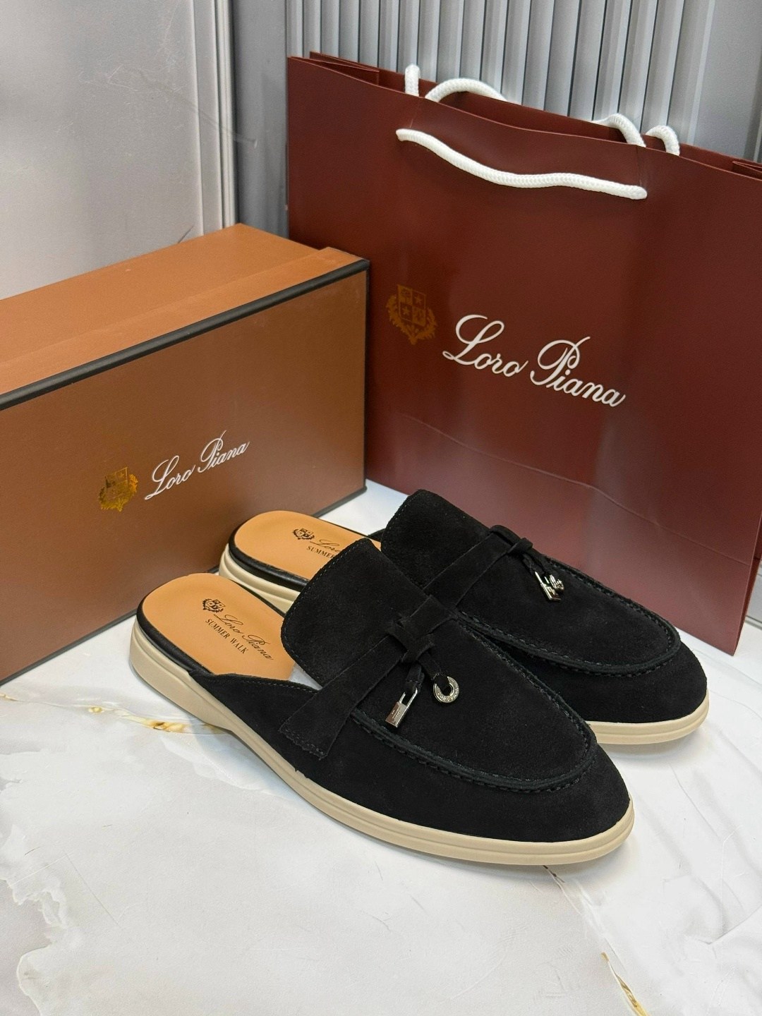 мюли loro piana,,лоферы loro piana,сабо loro piana,женские замшевые мюли loro piana бежевые