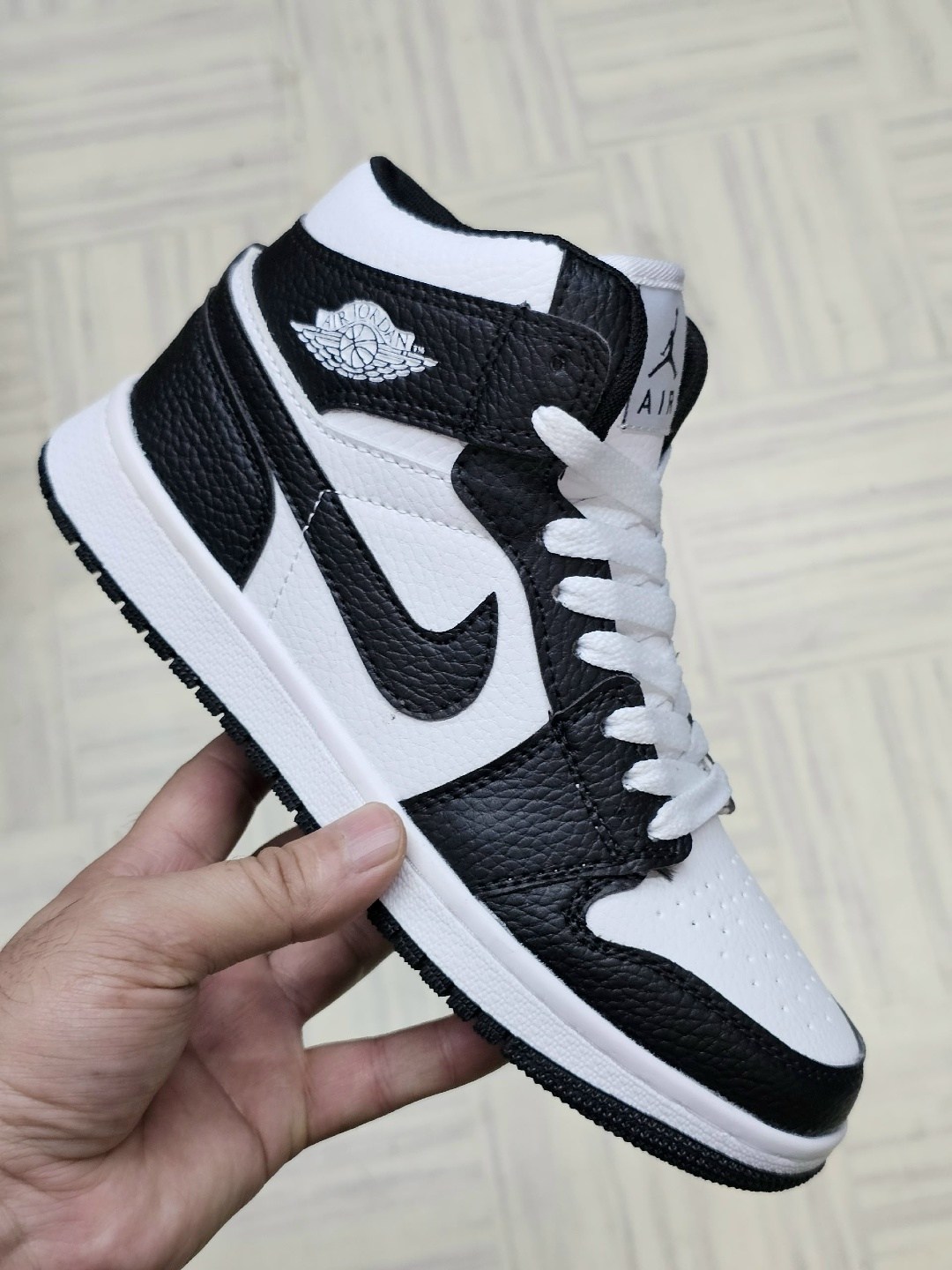 кроссовки женские nike air jordan 1,кроссовки,женские кроссовки nike,спортивные кроссовки,женские кроссовки nike air jordan 1 mid