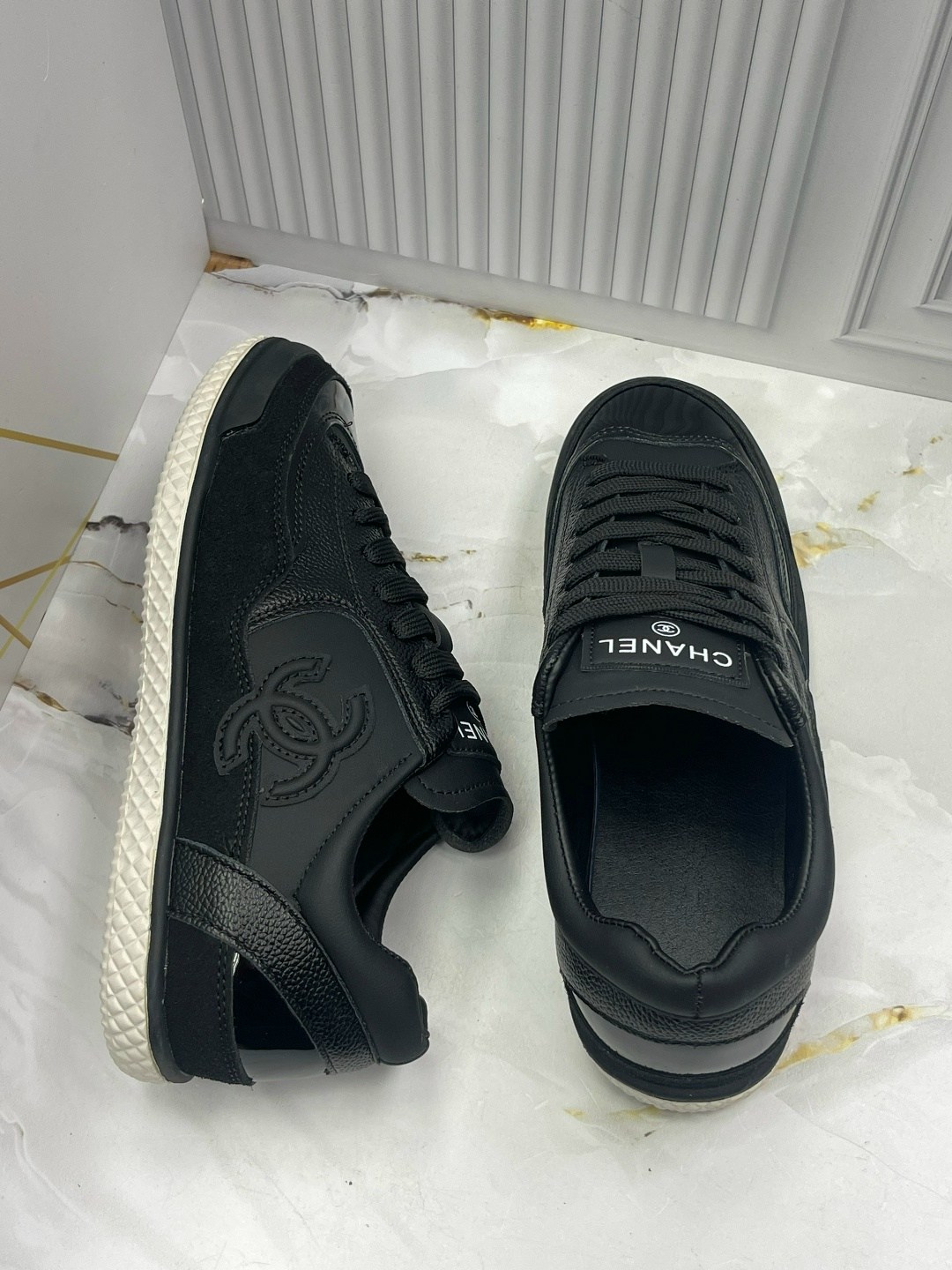 женские кроссовки chanel,chanel кроссовки,кеды женские chanel,chanel кеды,кроссовки кожаные chanel