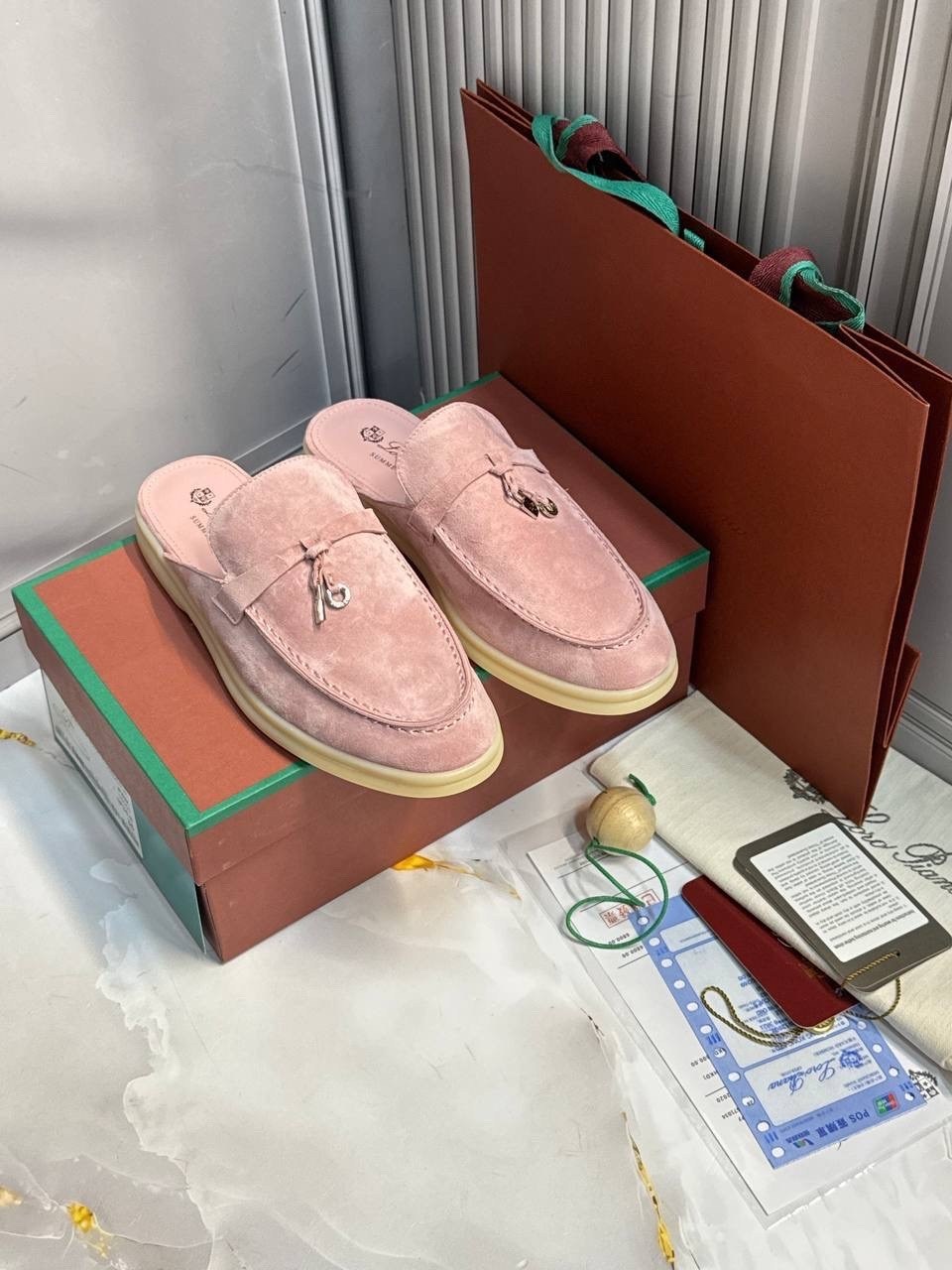 loro piana мюли,замшевые женские лоферы loro piana розовые,лоферы loro piana,женские замшевые мюли loro piana розовые,замшевые мюли