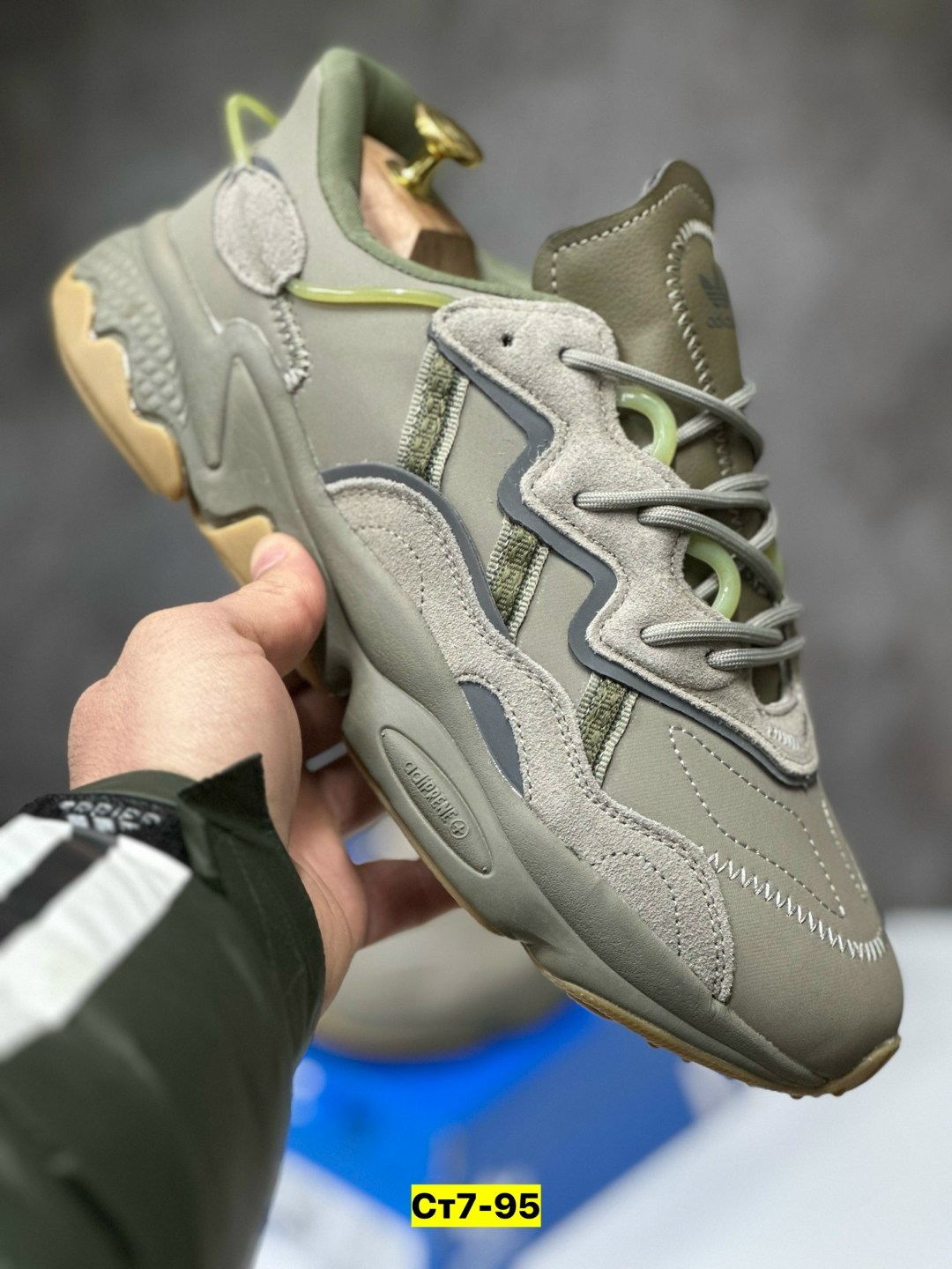 кроссовки adidas ozweego мужские зеленые,кроссовки adidas ozweego,мужские кроссовки adidas ozweego,кроссовки adidas ozweego зеленые зимние,кроссовки женские adidas ozweego