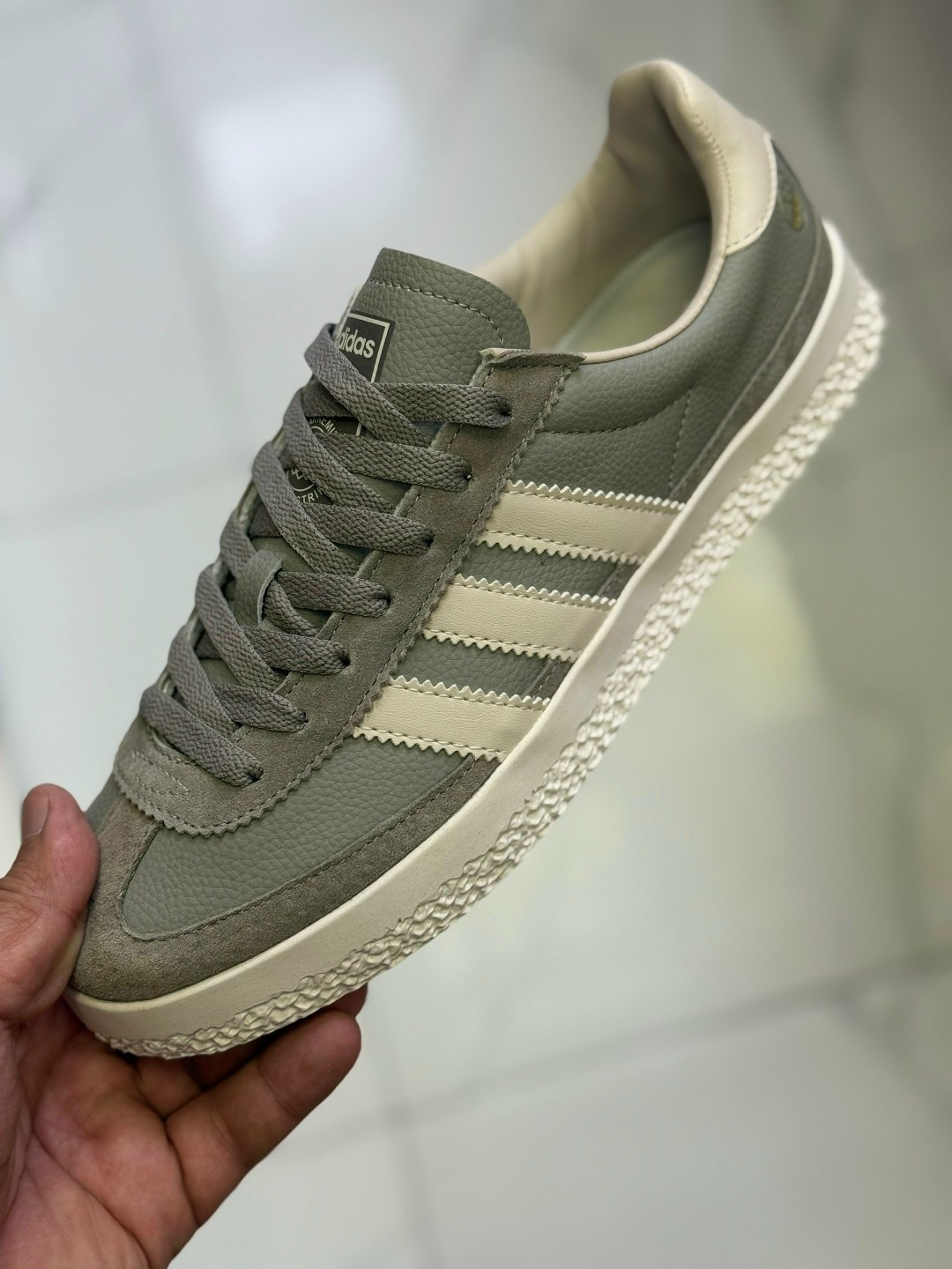 мужские кроссовки adidas gazelle,кроссовки adidas,кроссовки adidas originals gazelle,мужские кроссовки adidas samba,adidas gazelle