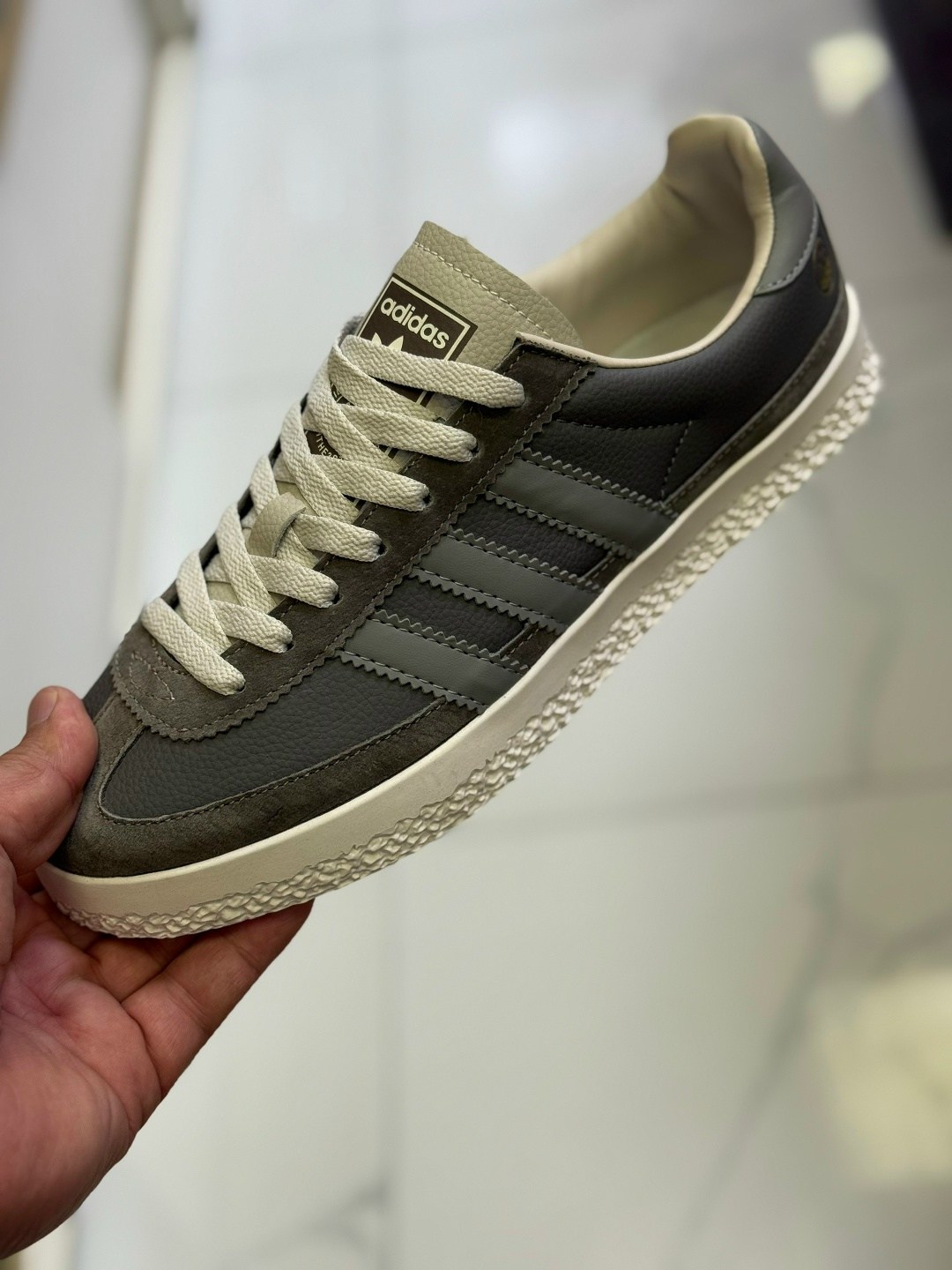 мужские кроссовки adidas gazelle,кроссовки adidas,кроссовки adidas originals gazelle,мужские кроссовки adidas samba,adidas gazelle
