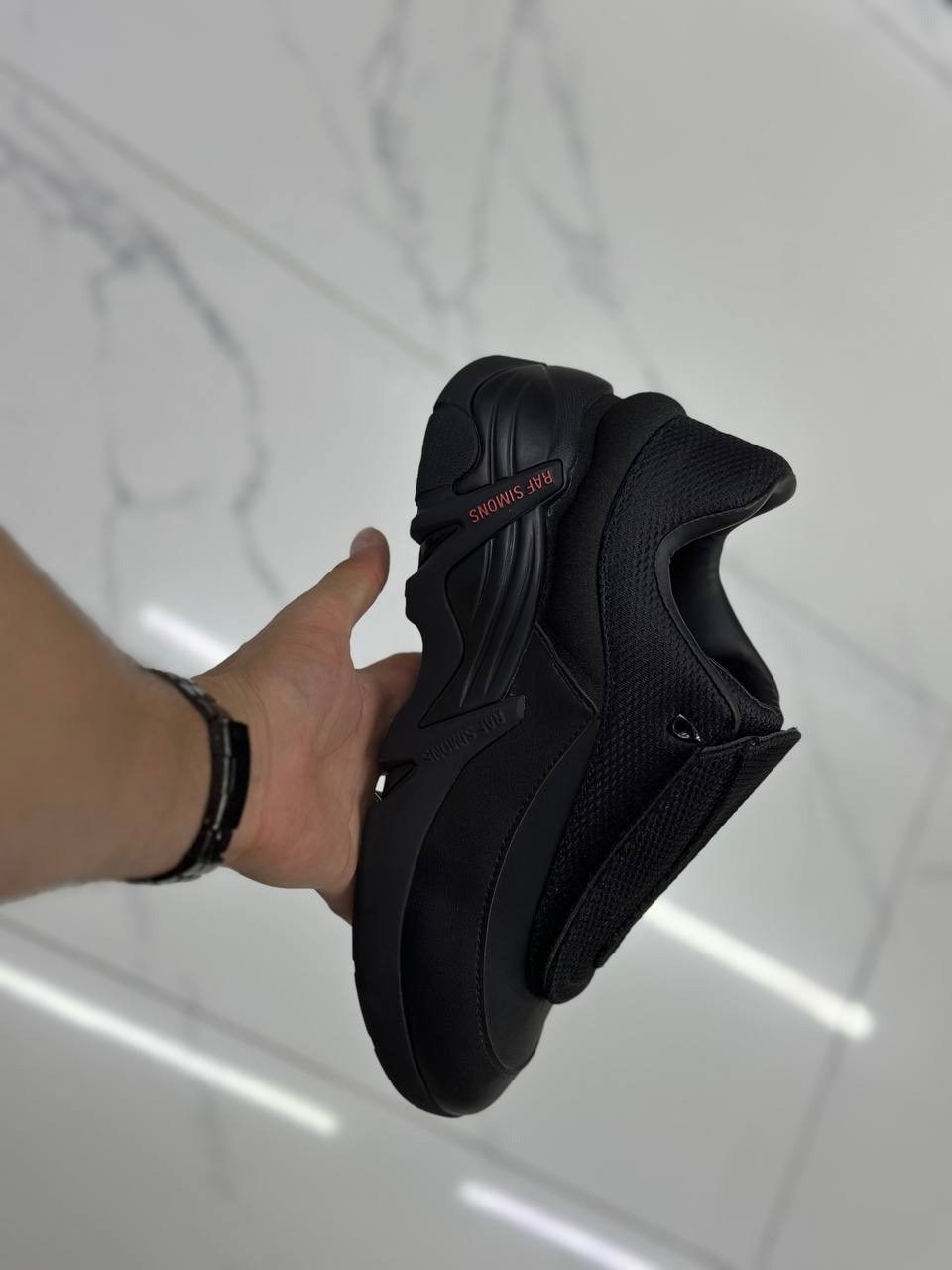 женские кроссовки balenciaga,кроссовки balenciaga,кроссовки balenciaga triple s,кроссовки баленсиага женские,кроссовки
