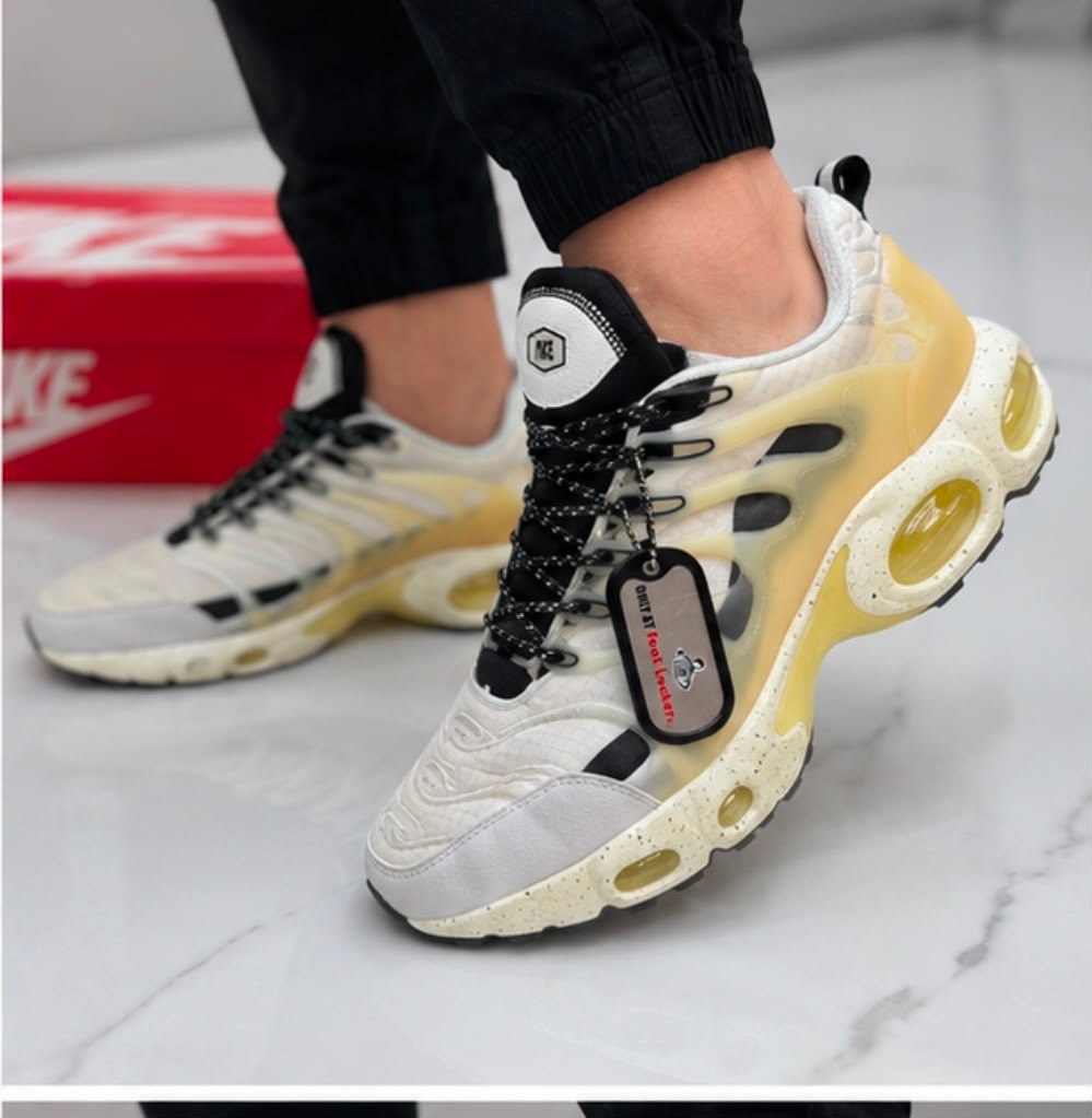 кроссовки nike air max plus tn,nike air max plus tn,кроссовки,черные кроссовки nike air max tn plus,кроссовки nike air max tn plus terrascape