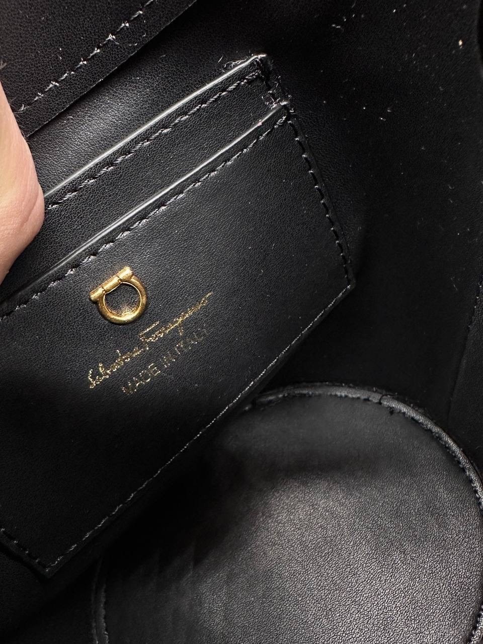 salvatore ferragamo сумка,сумка ferragamo,сумка ferragamo женская цена,сумка ведро,сумка сальваторе феррагамо черная