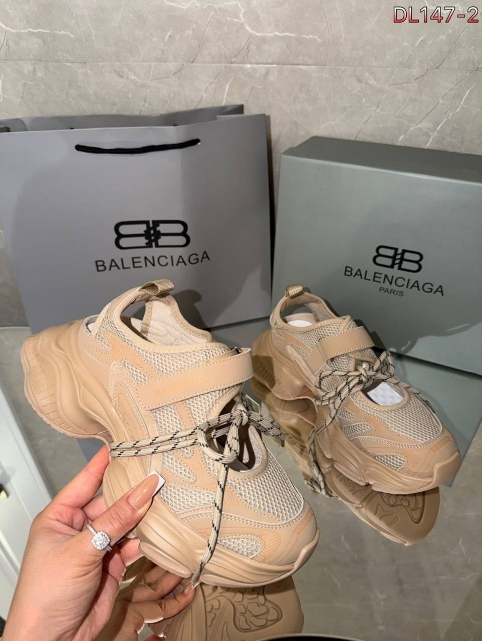 кроссовки женские balenciaga,кроссовки balenciaga,кроссовки balenciaga track,кроссовки balenciaga track balenciaga,кроссовки balenciaga recycled track sneaker light green