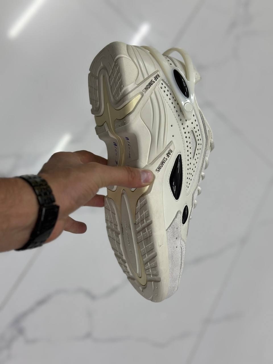 кроссовки adidas ozweego 2 x raf simons цвет черный,кроссовки raf simons,кроссовки raf simons cylon 21,кроссовки raf simons черный,кроссовки raf simons pharaxus sneaker black