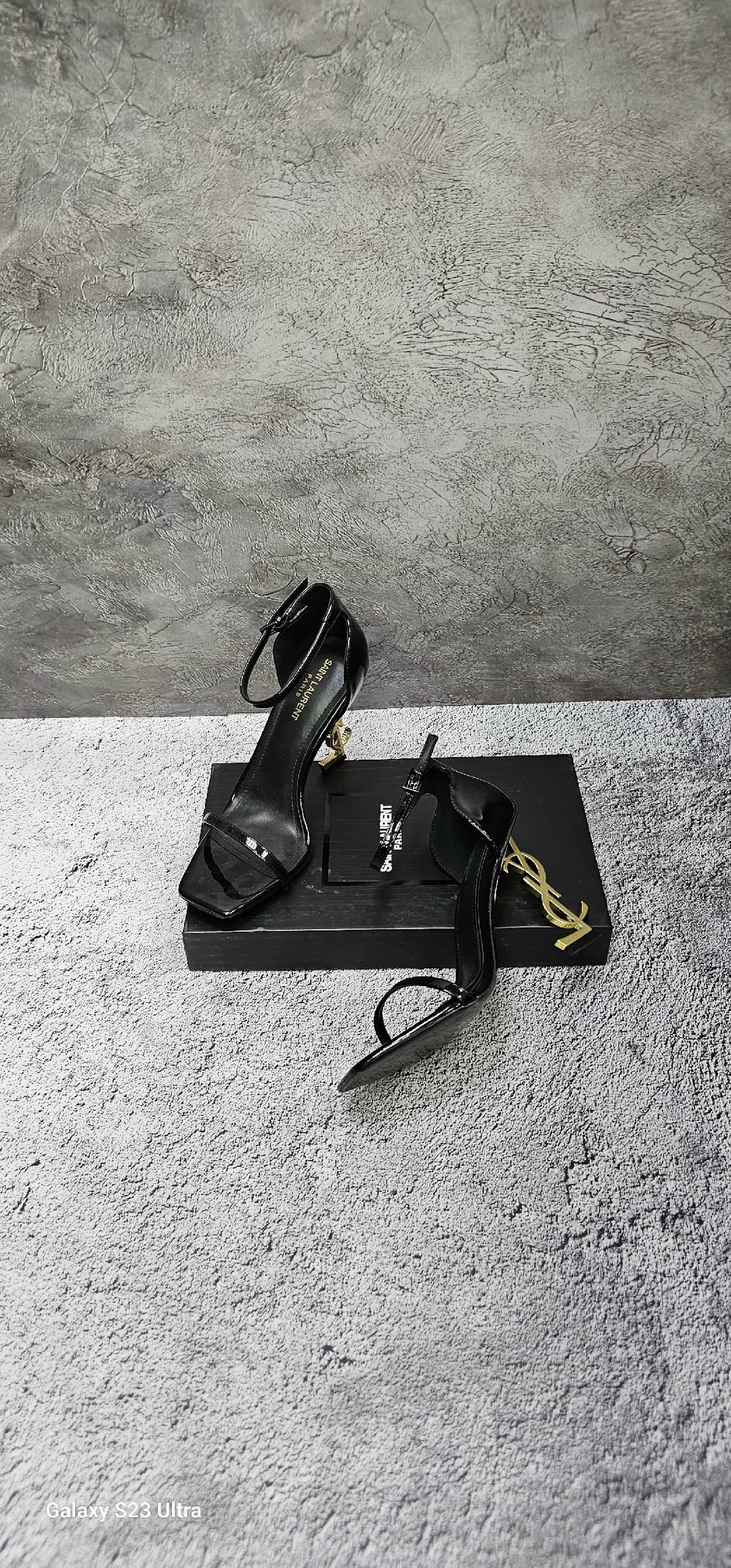 босоножки ив сен лоран с каблуком логотипом,ysl босоножки,,босоножки женские ysl,женские босоножки