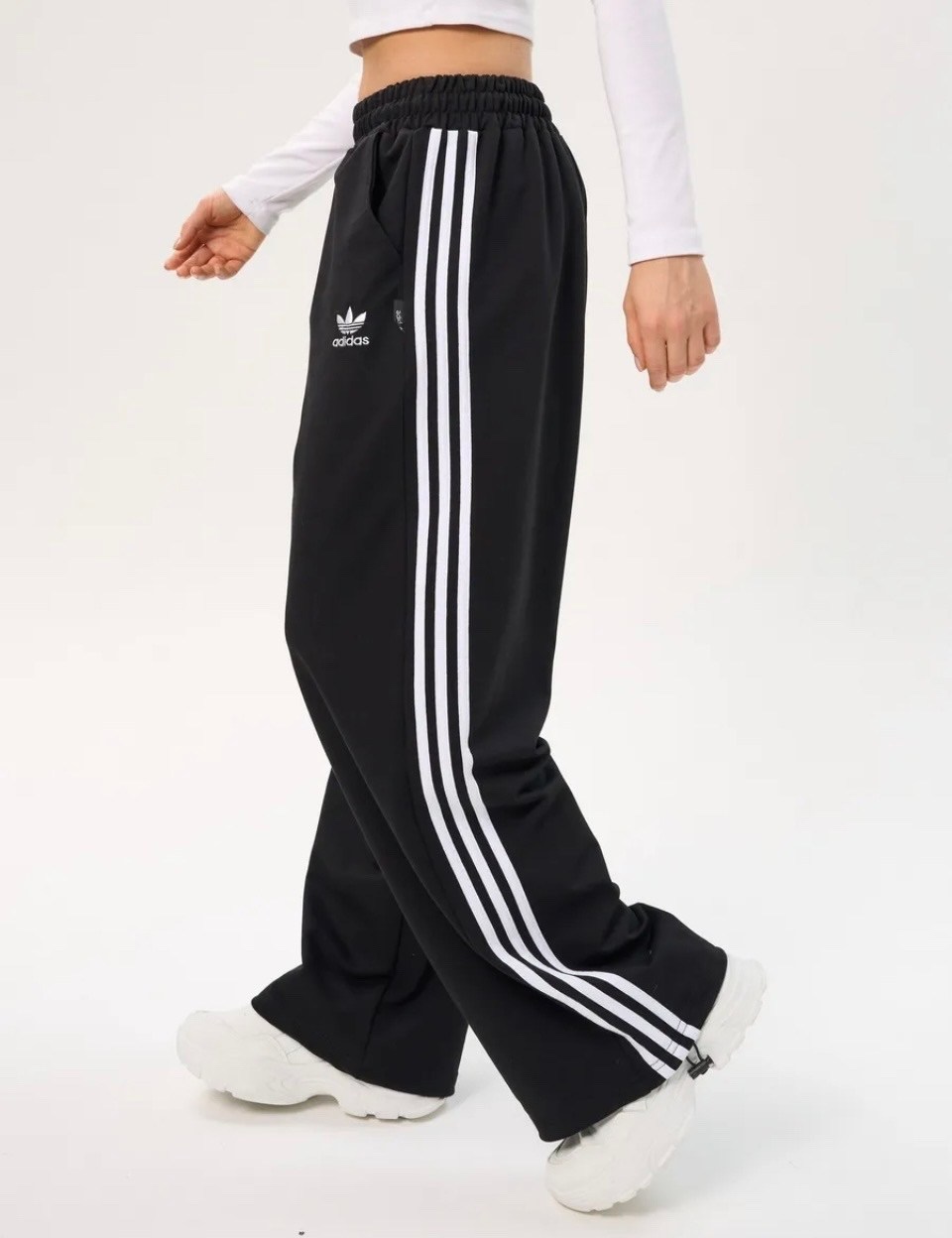 спортивные брюки adidas originals,штаны adidas широкие,спортивные брюки adidas,спортивные брюки adidas originals adicolor,женские брюки adidas