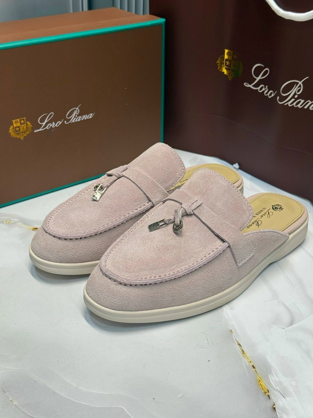 мюли loro piana,,женские замшевые мюли loro piana голубые,мюли лоро пиано женские,loro piana лоферы
