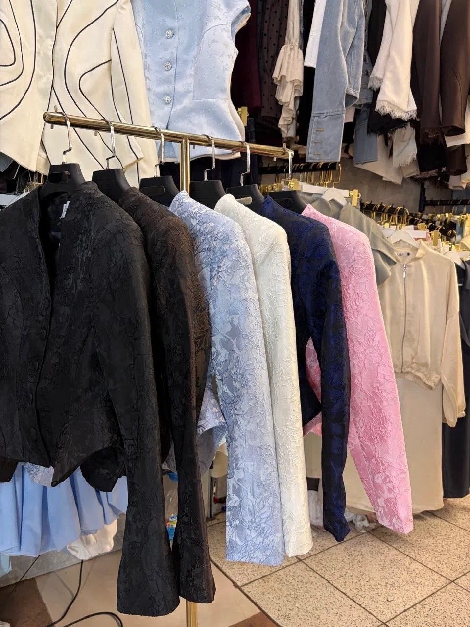 костюм классический key fashion офисная мода,деловой костюм,костюм классический,жакет с баской,деловой женский костюм