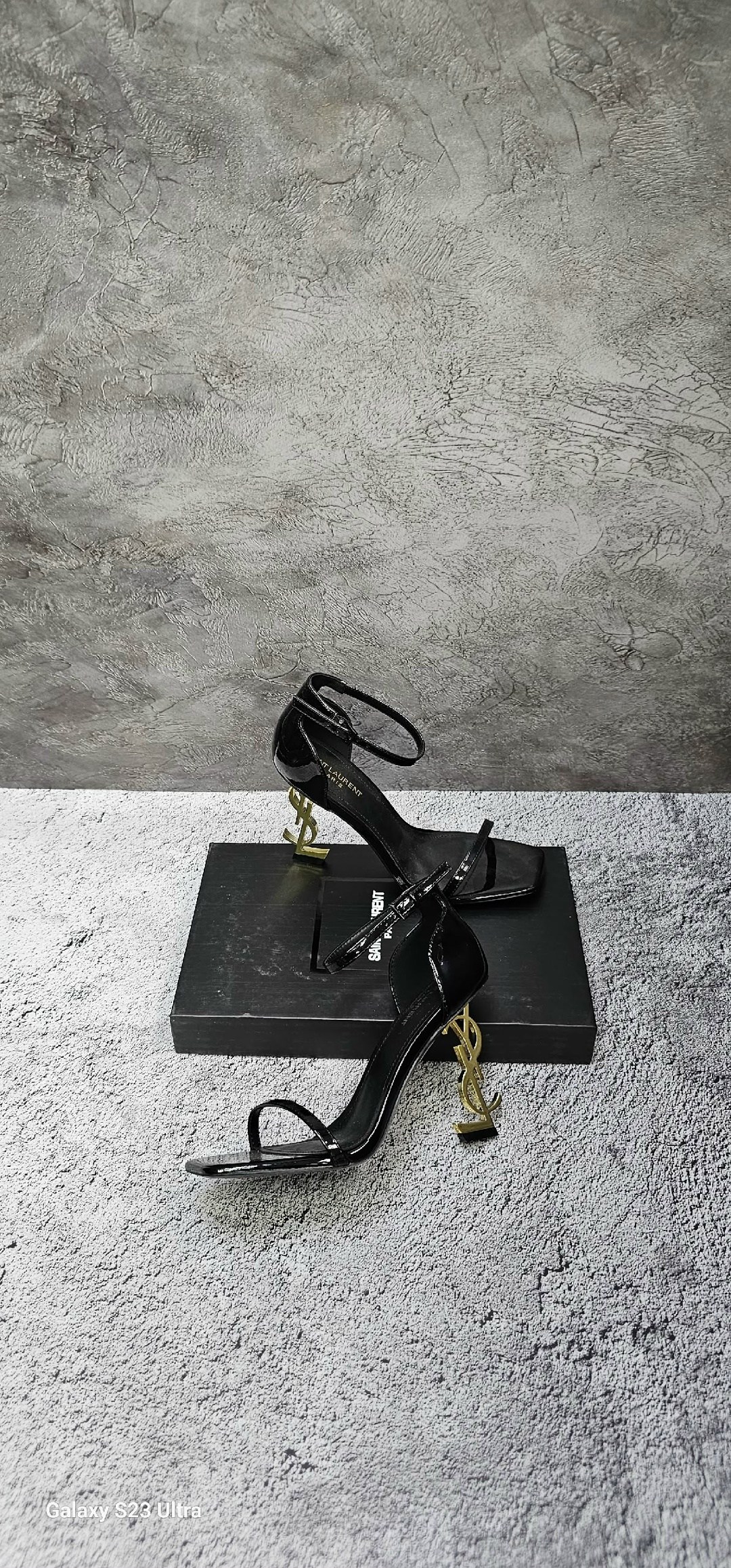 босоножки ив сен лоран с каблуком логотипом,ysl босоножки,,босоножки женские ysl,женские босоножки
