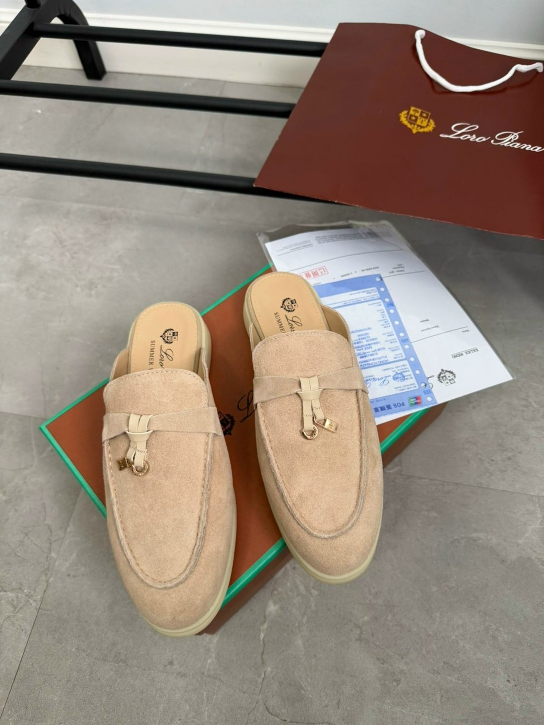 ,женские замшевые мюли loro piana бежевые,лоферы замша,мюли loro piana,лоферы loro piana