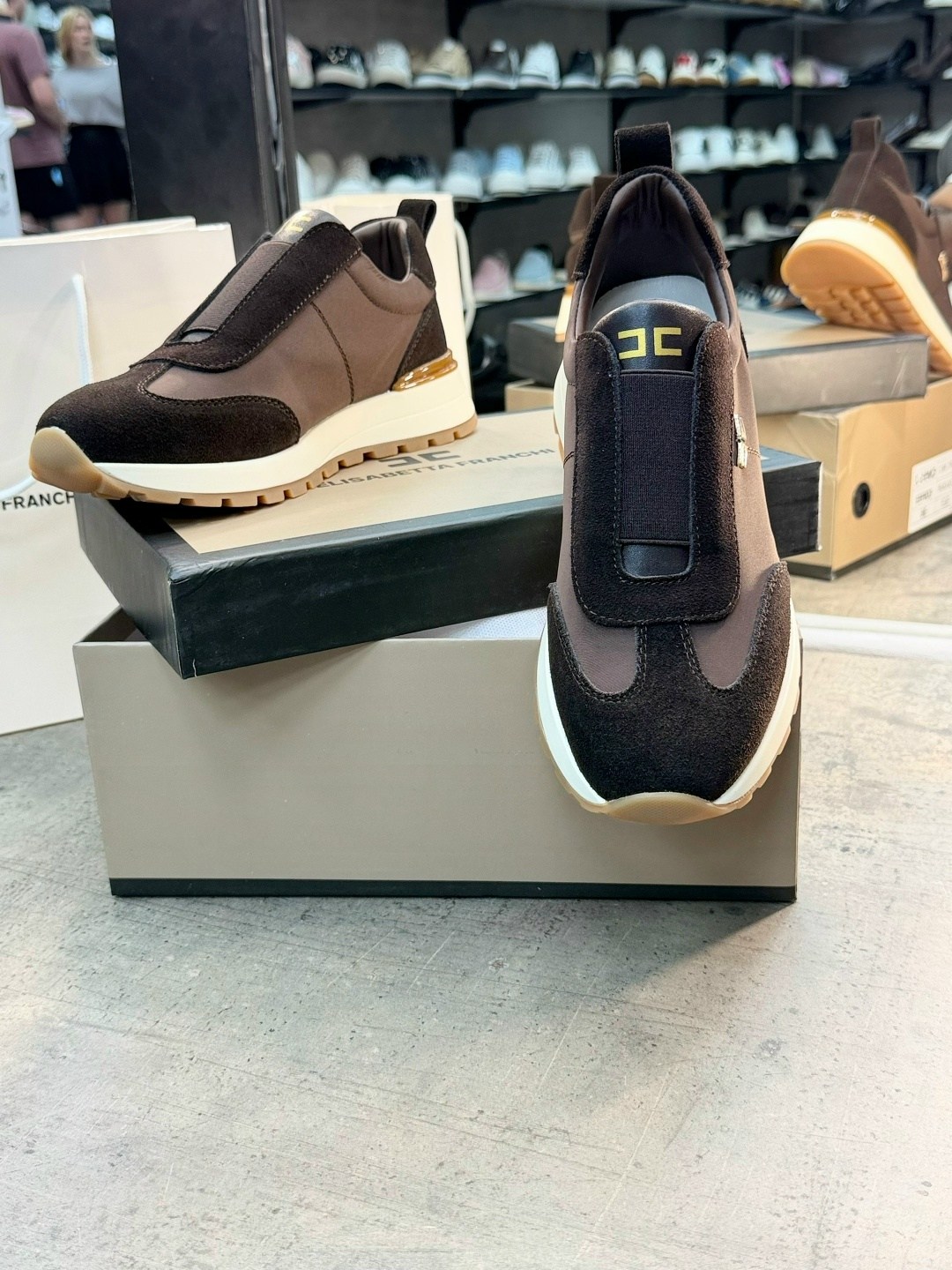 ,кроссовки женскиe,стильные кроссовки,кроссовка мужской,fendi кроссовки
