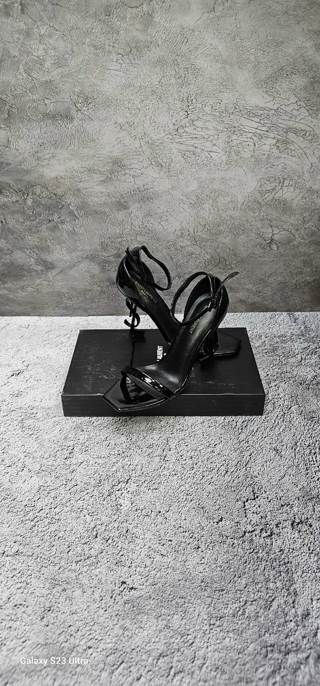 босоножки ив сен лоран с каблуком логотипом,ysl босоножки,,босоножки женские ysl,женские босоножки